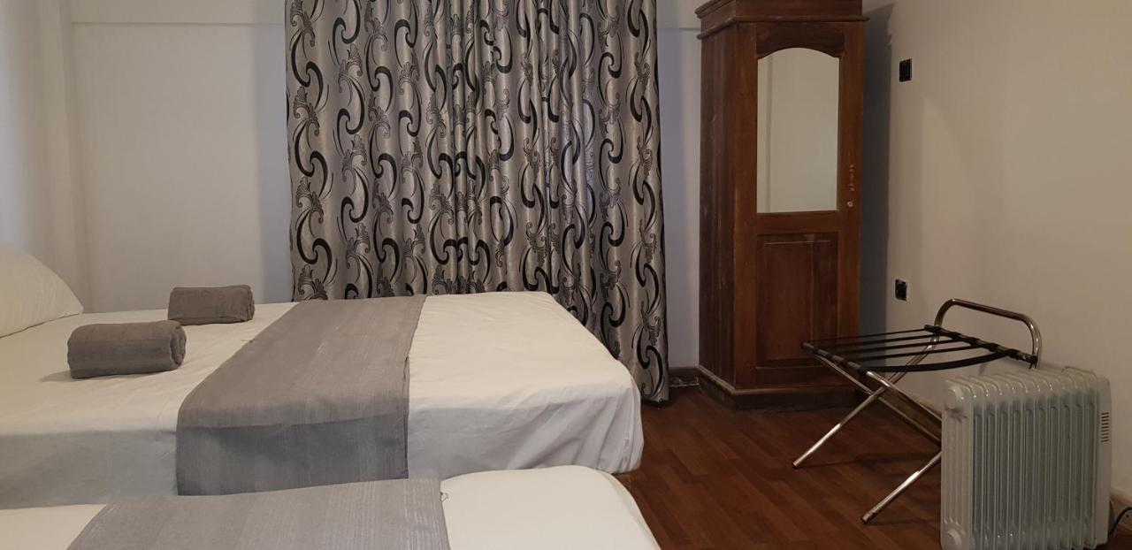 Hotel Coldworld نوفارا إيلِيا المظهر الخارجي الصورة