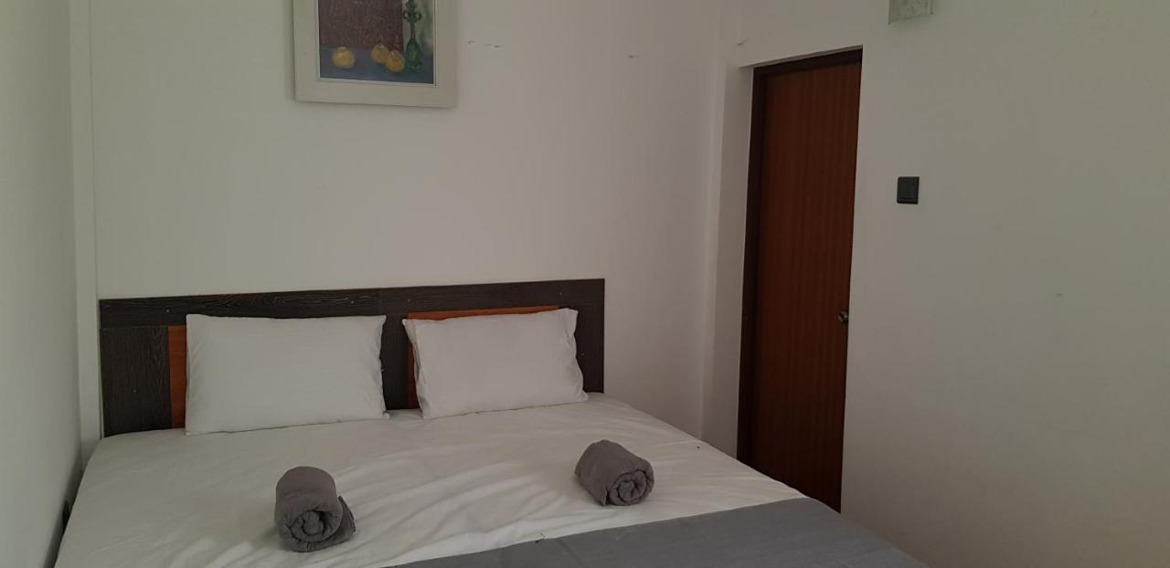 Hotel Coldworld نوفارا إيلِيا المظهر الخارجي الصورة