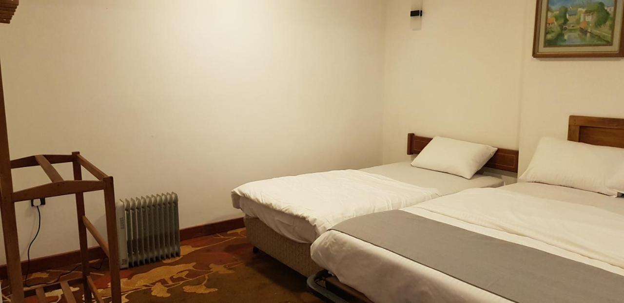 Hotel Coldworld نوفارا إيلِيا المظهر الخارجي الصورة