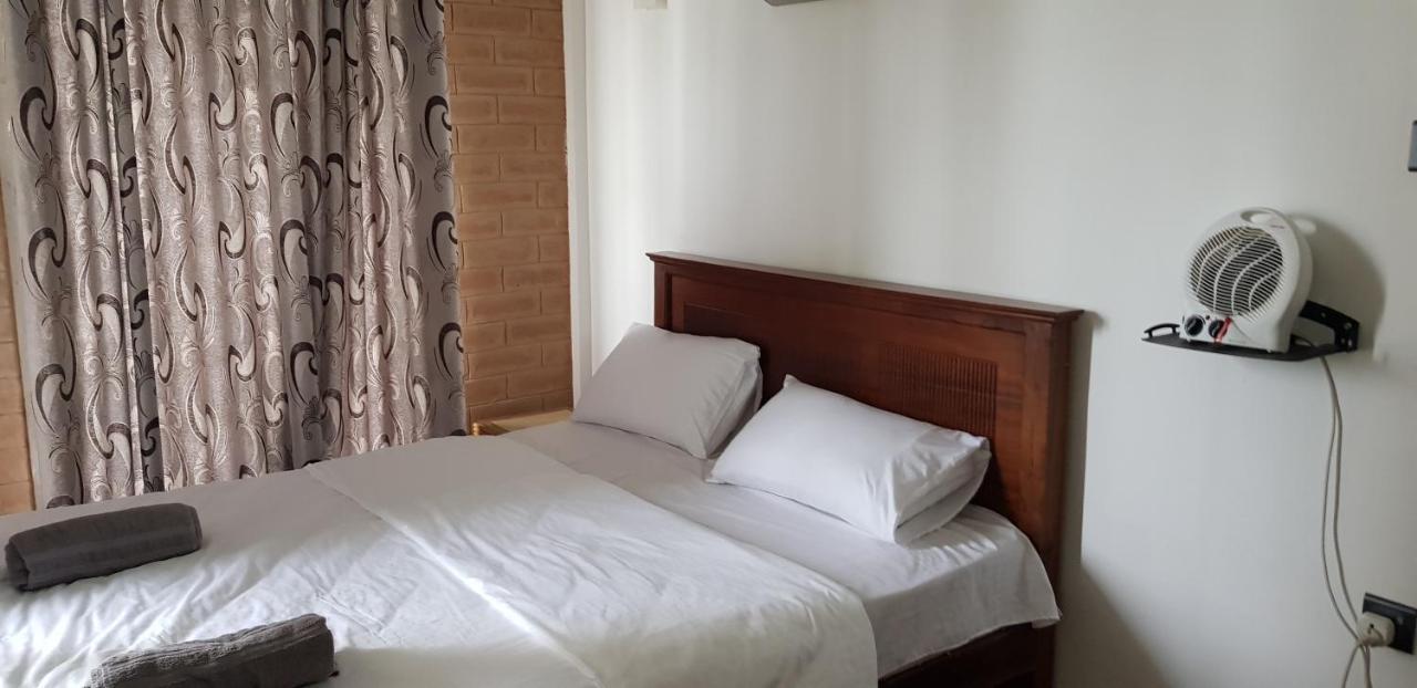Hotel Coldworld نوفارا إيلِيا المظهر الخارجي الصورة
