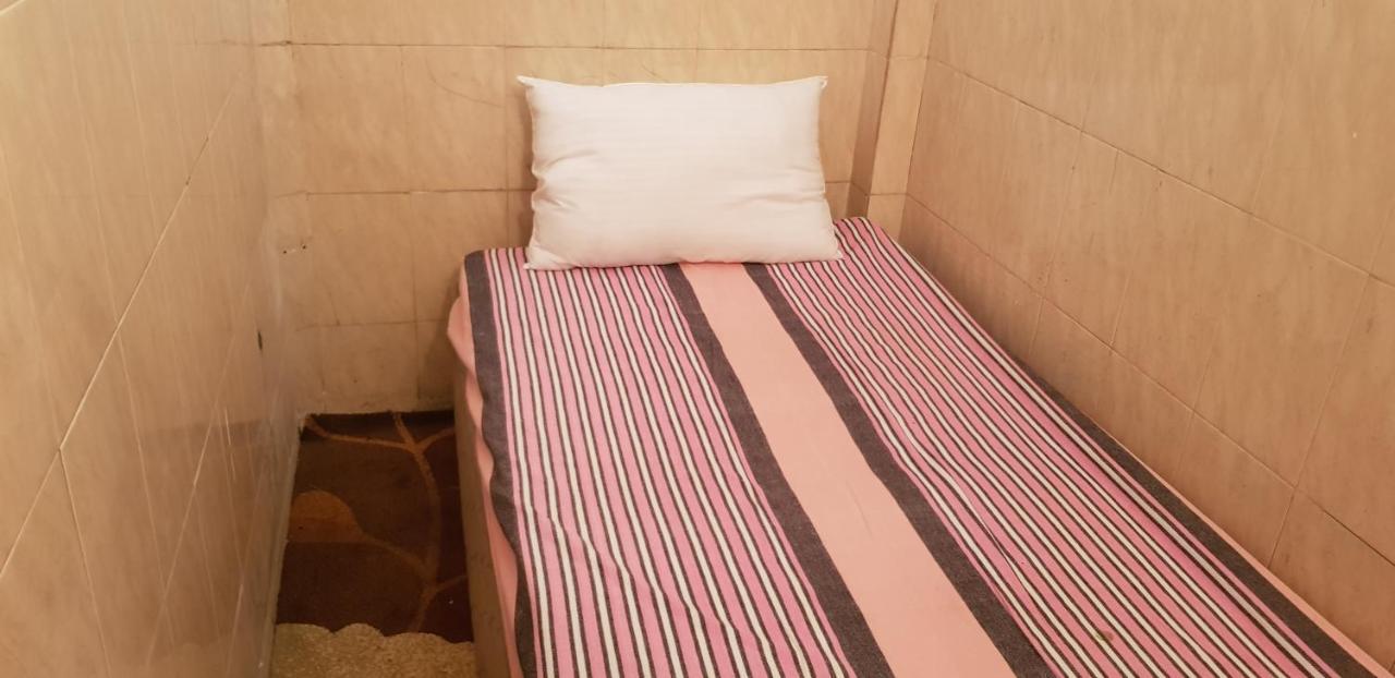 Hotel Coldworld نوفارا إيلِيا المظهر الخارجي الصورة